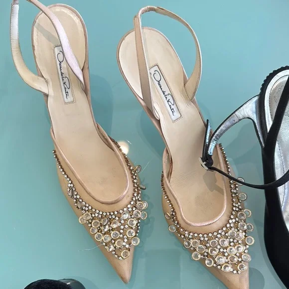 Oscar de la Renta 3 1/4” heels with rhinestone embellished mesh - Picture 2 of 4